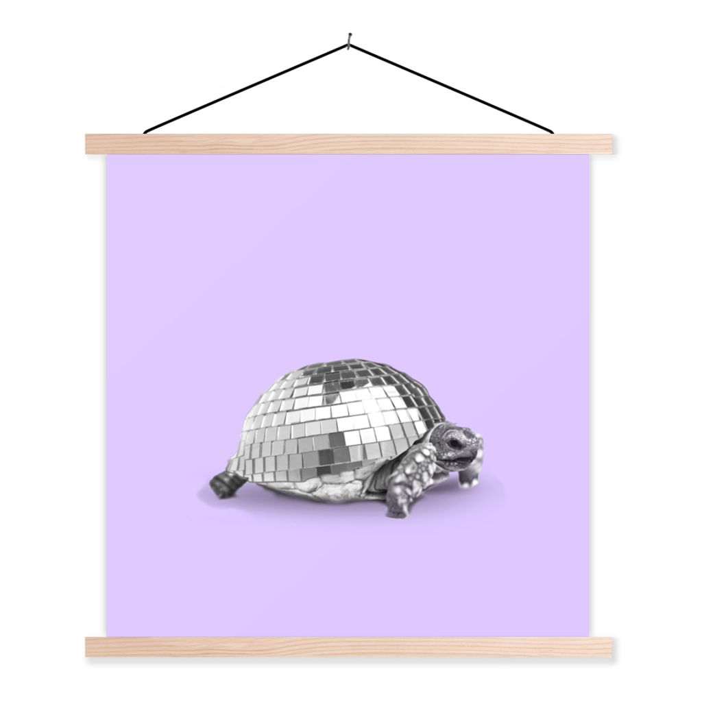 MuchoWow Textilposter Schildkröte - Discokugel - Disco - Tier - Lila 40x40 cm mit holzfarbenen Rahmen - Posterleiste