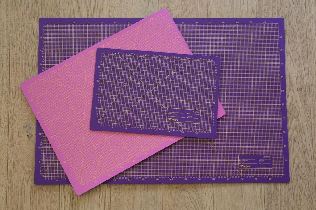 Schneidematte 3-lagig und selbstheilend violett pink Produktbild 