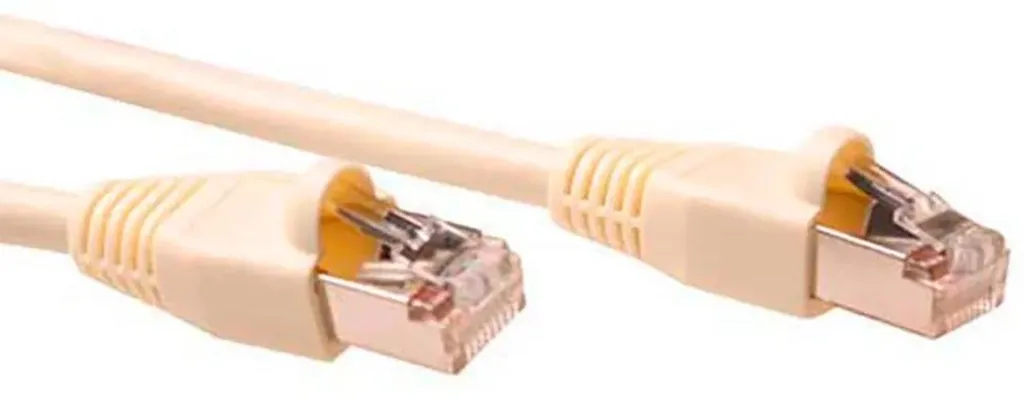 Cordon de brassage CAT5E SF/UTP 20m Ivoire pour réseau local Ethernet