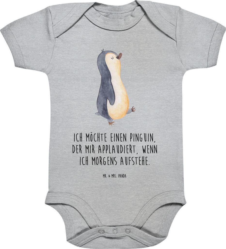 Mr. & Mrs. Panda Strampler Pinguin marschieren 3. - 6. Monat - Heather Grey - Geschenk, Babybody, Familie, Baby, Kurzarmbody, Unausgeschlafen, Brud...