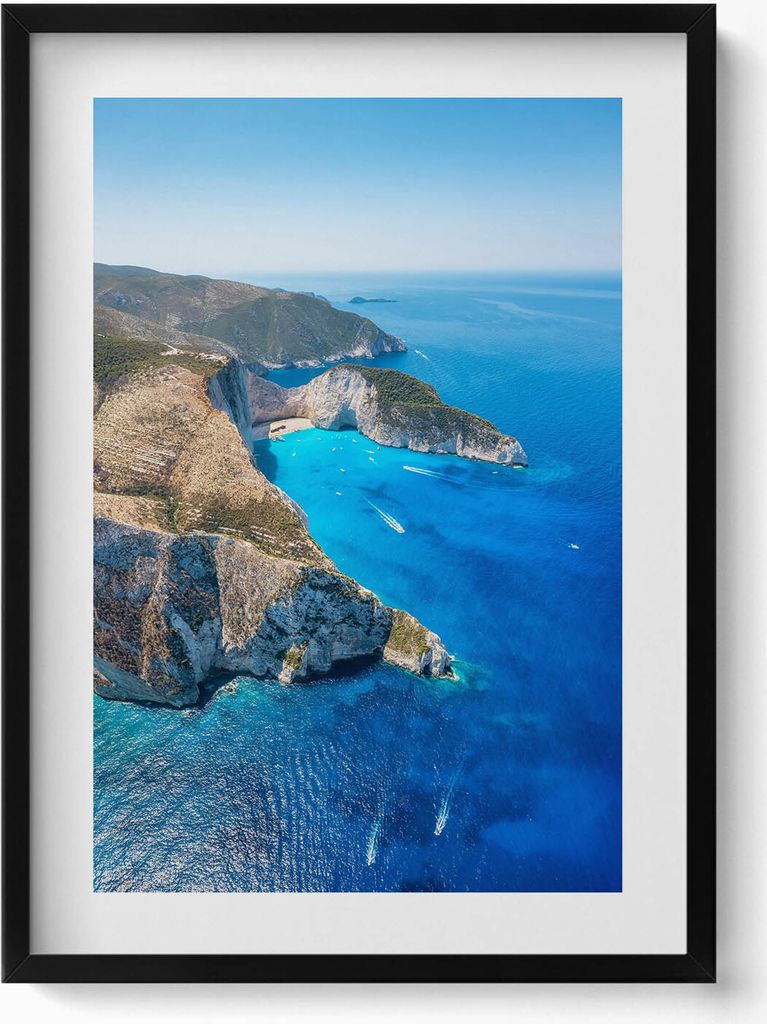 Sommerliche Klippen- und Küstenlandschaft– Wandbild mit Rahmen – Gerahmtes Bild – Wanddekoration – 50x70 cm – Schwarz Rahmen