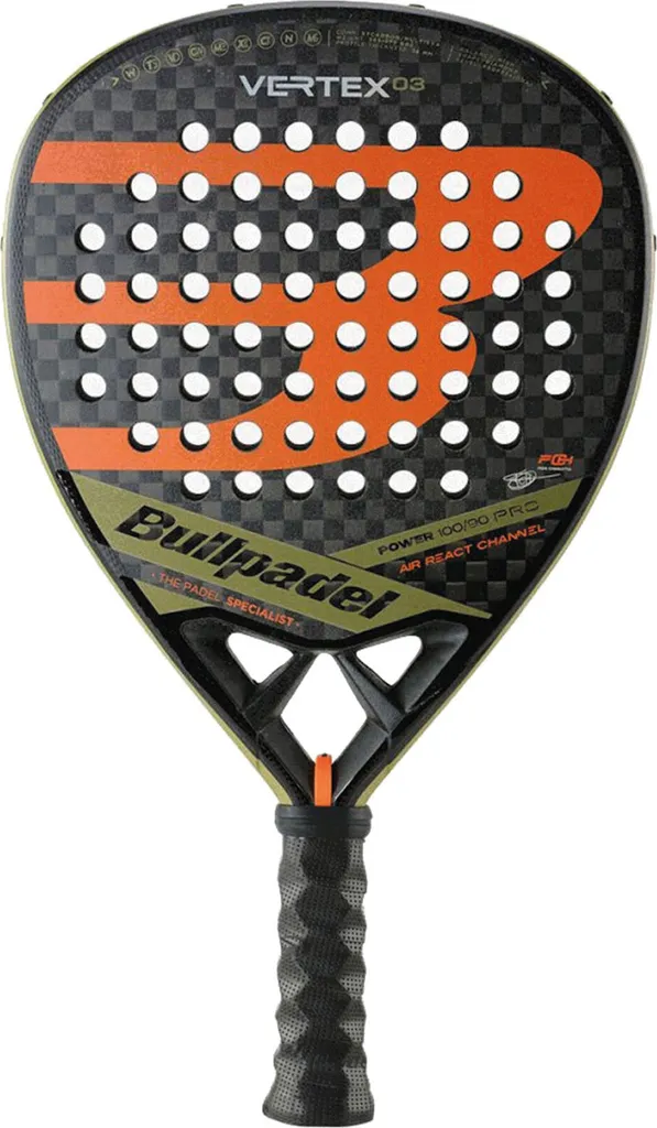 Finissez vos Smashs avec la Raquette Bullpadel Vertex 03 23 Pro