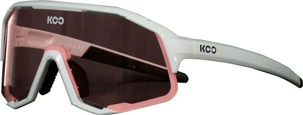 Fini la buée avec les lunettes KOO Demos White et verres photochromiques