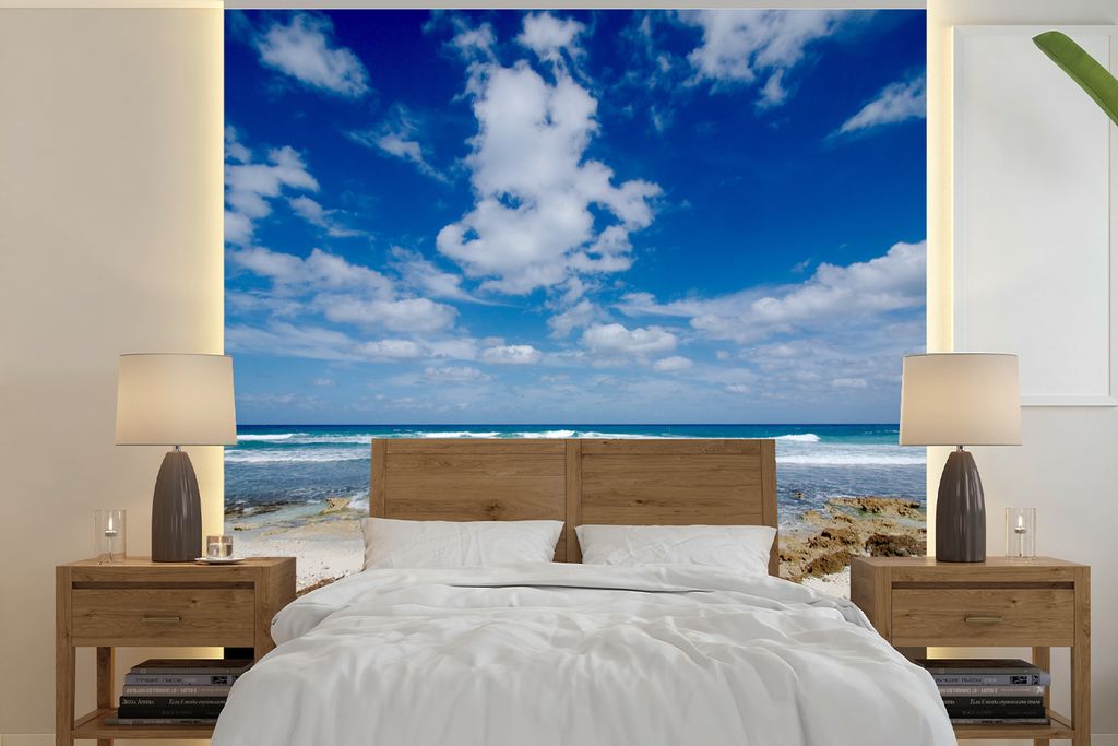 MuchoWow Fototapete für Wohnzimmer oder Schlafzimmer Wandtapete Vinyl Motivtapete Blauer Himmel mit Wolken am Strand von Isla Mujeres in Mexiko ...