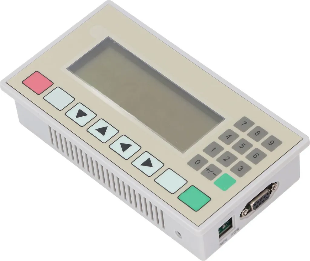 Module de commande API avec logique programmable et sortie analogique