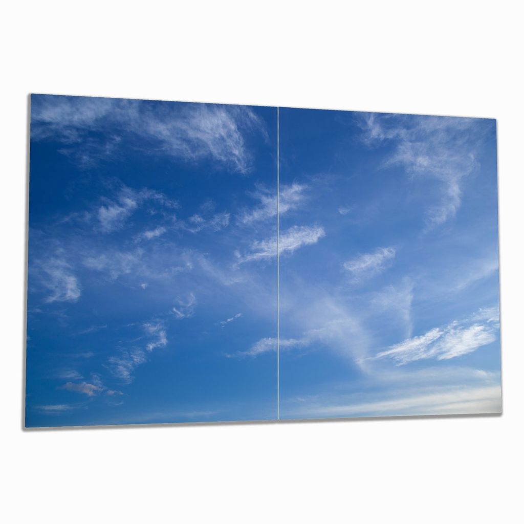 Wallario Herdabdeckplatte aus Glas, Größe 80 x 52 cm 2-teilig, Motiv Blauer Himmel mit vereinzelten Wolken