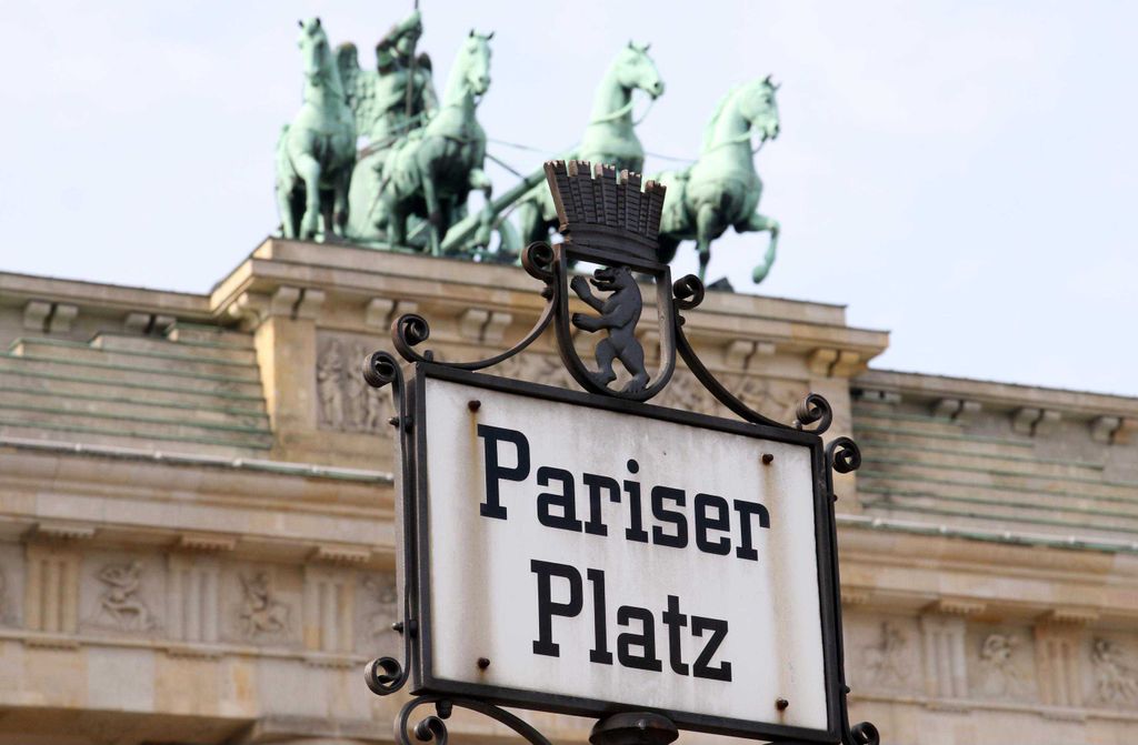 hansepuzzle 22248 - Pariser Platz Puzzle, 500 Teile, Orte, 46,0 x 30,0cm mit hochwertiger Aufbewahrung, Kartonbox und wiederverschließbarem Beutel