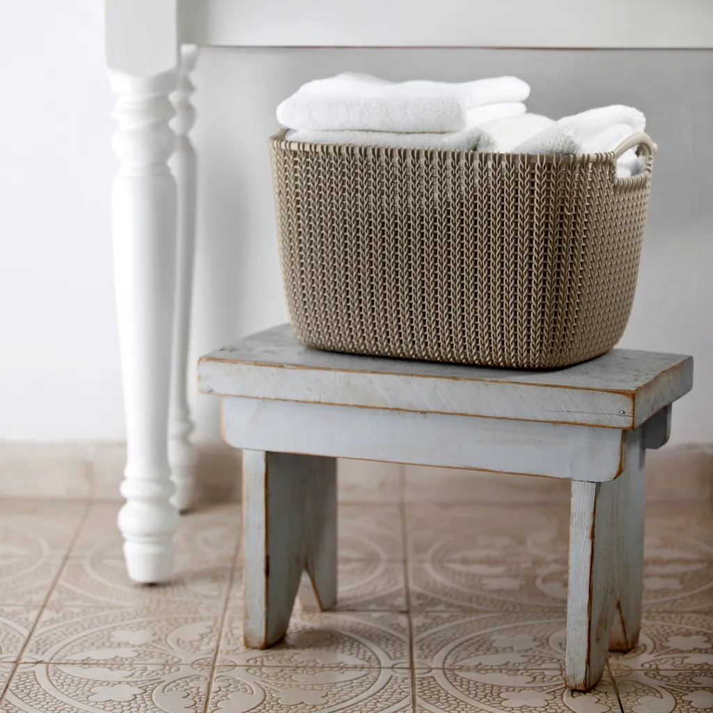 Dites Adieu au Désordre avec ce Panier Curver pour vos Petits Objets