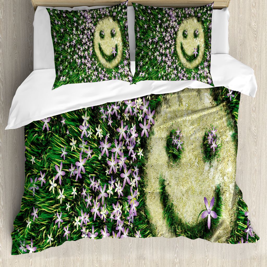 ABAKUHAUS Garten Bettbezug, Lächeln Emoticon auf Gras, Milbensicher Allergiker geeignet mit Kissenbezügen, 200 cm x 200 cm - 80 x 80 cm, Lavendel...