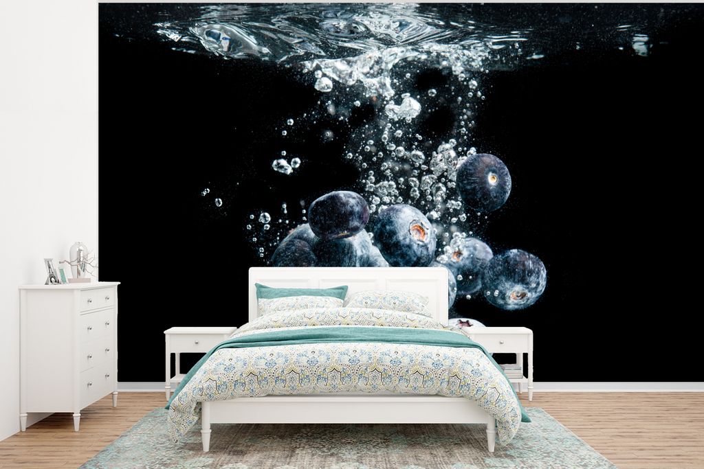 MuchoWow Fototapete für Wohnzimmer oder Schlafzimmer Wandtapete Vinyl Motivtapete Blaubeeren - Obst - Beeren - Stillleben - Wasser - Schwarz - 3...