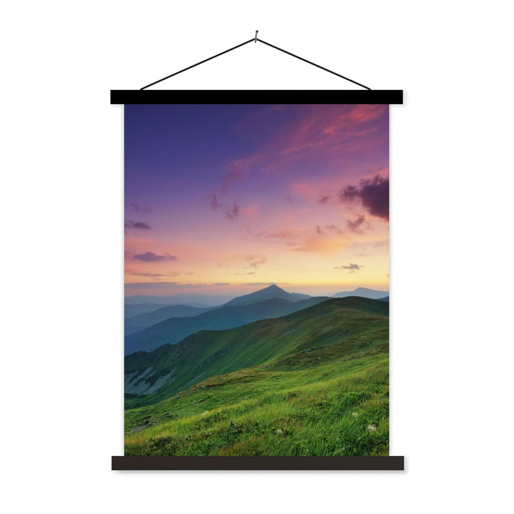MuchoWow Textilposter Berg - Gras - Landschaft - Abend 120x160 cm mit schwarzem Rahmen - Magnetischer