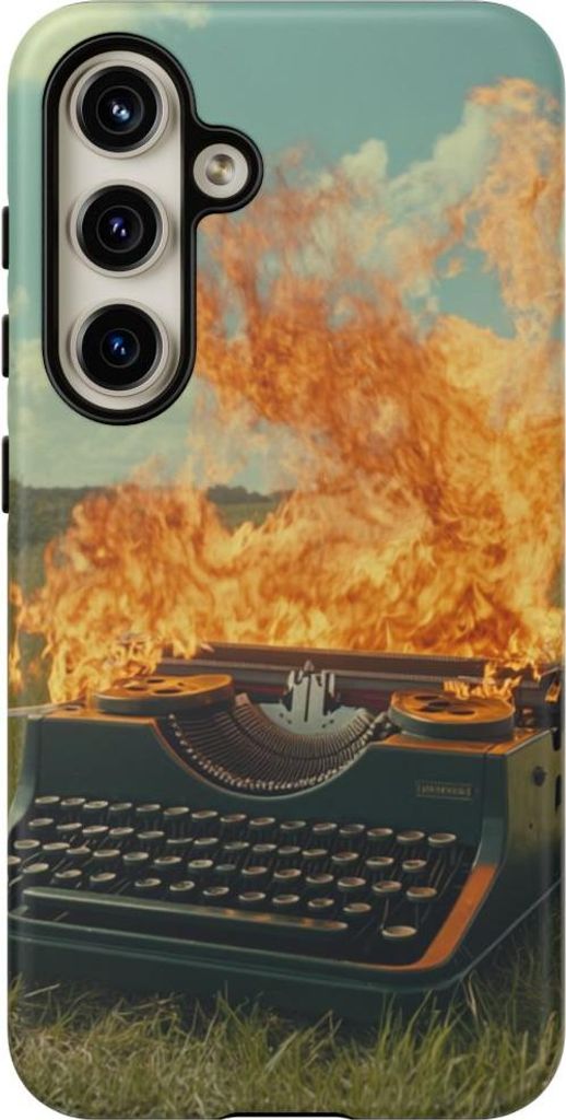 Schreibmaschine in Flammen auf grüner Wiese – Hülle Kompatibel mit Galaxy S24