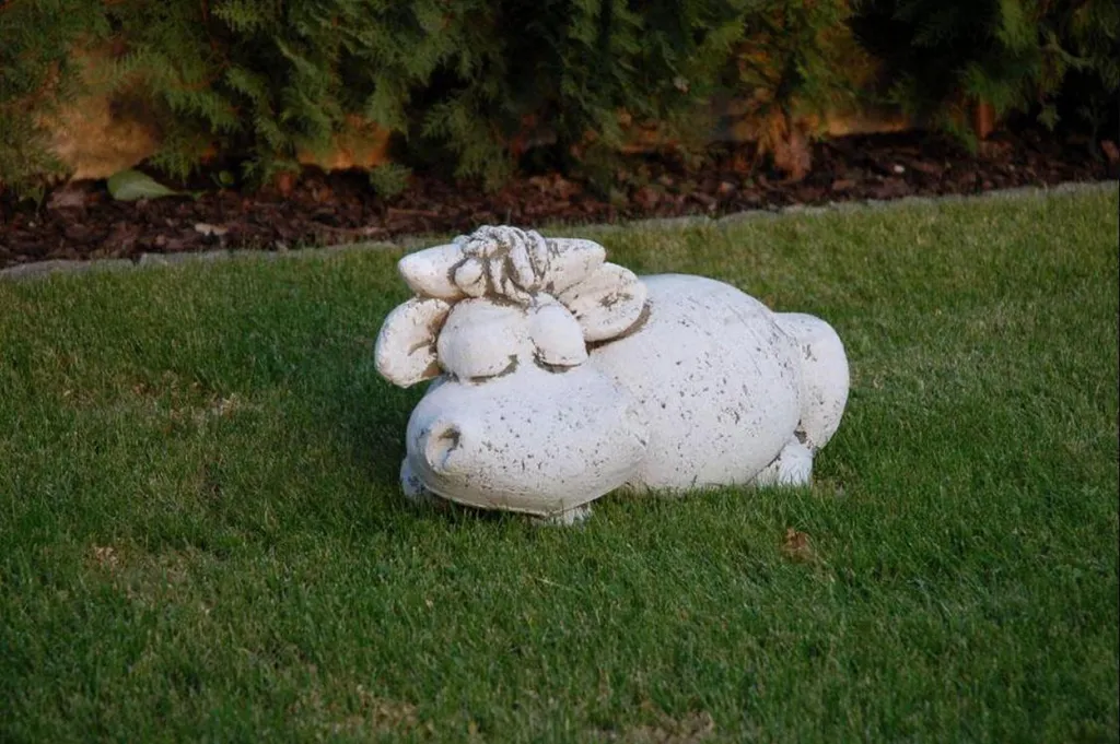 Sculpture Hippopotame en Pierre Robuste : Déco Résistante aux Intempéries