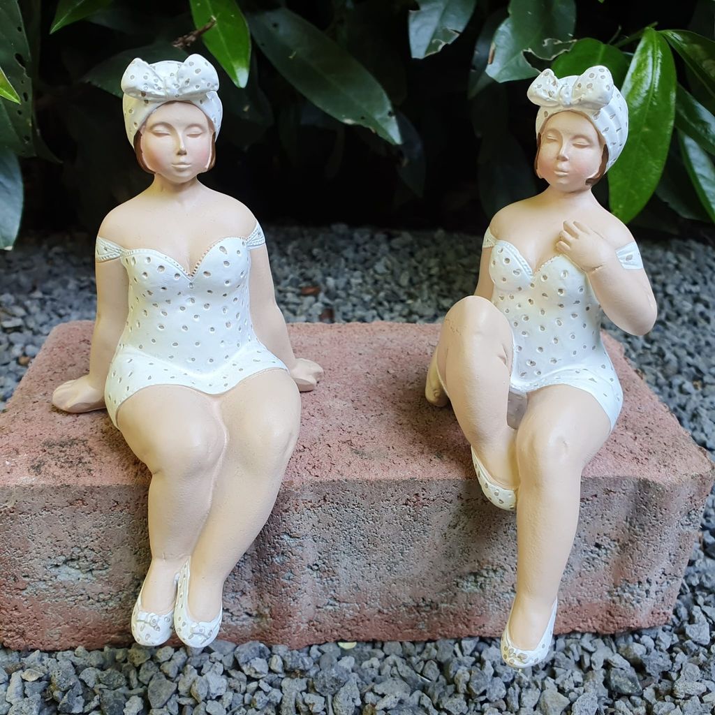 Gartenfigur weiße Badenixen Kantensitzer Figur 2er Set 14 cm