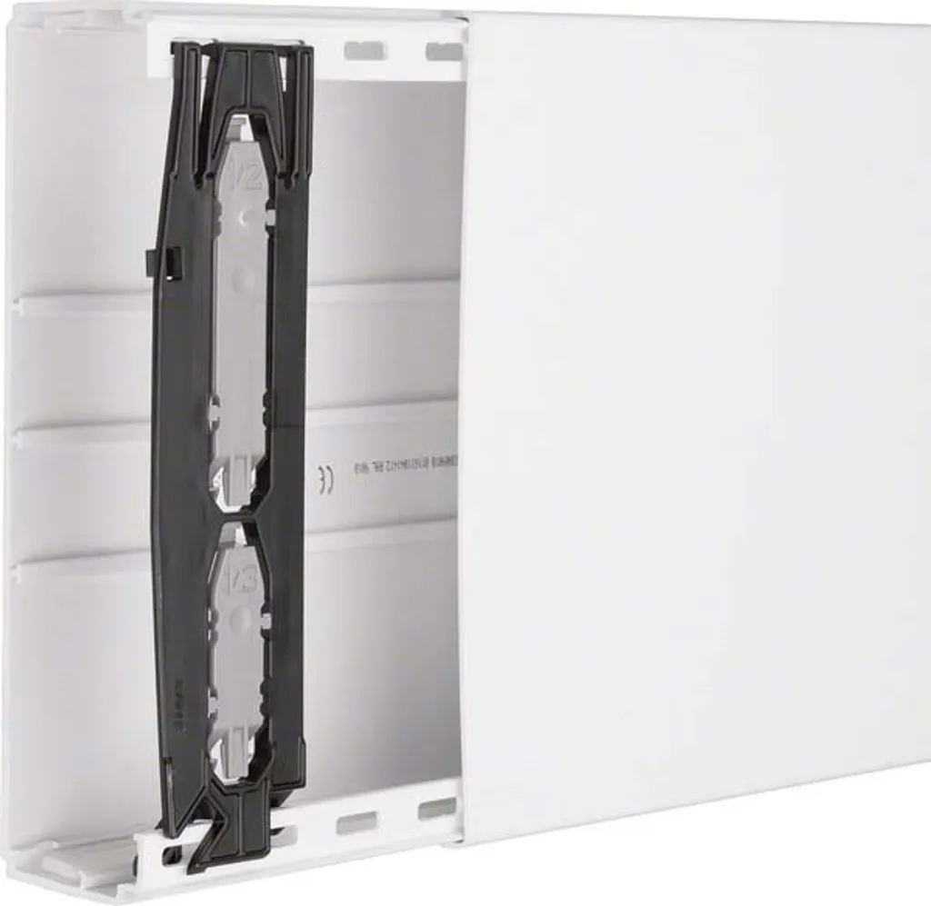 Conduit de Câbles Hager 60x230 pour Bureau et Informatique Blanc LF