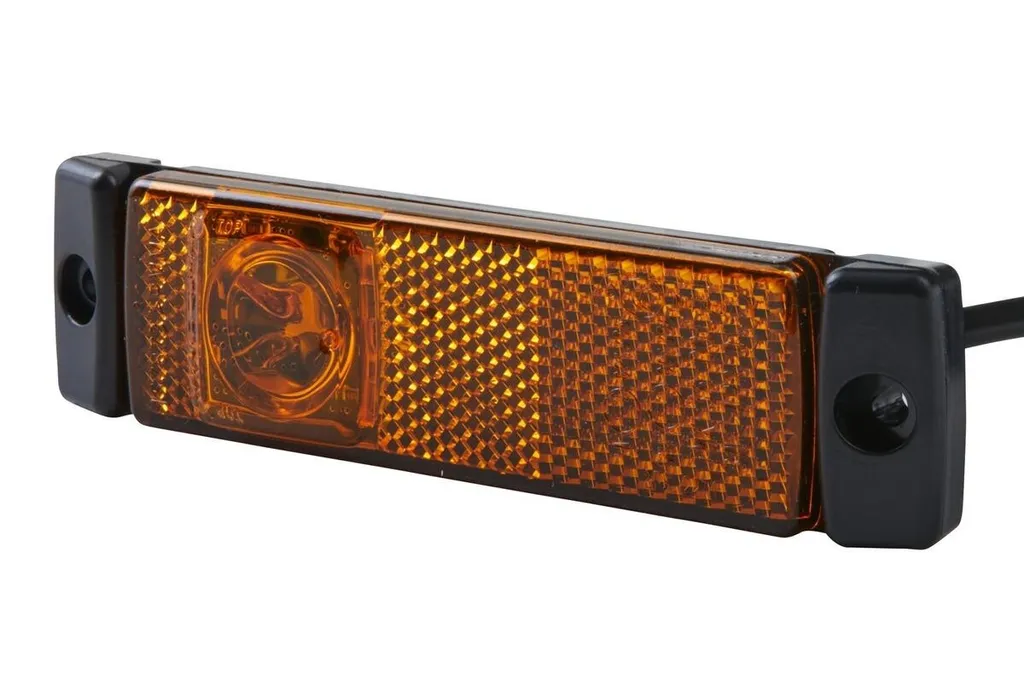 Luce Laterale LED HELLA: Sicurezza Notturna per il tuo John Deere