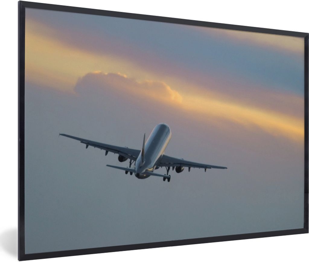 MuchoWow Gerahmtes Poster Flugzeug fliegt dem Sonnenuntergang entgegen 90x60 cm - Poster mit Schwarzem Bilderrahmen Wandposter Rahmen Foto Bilder...
