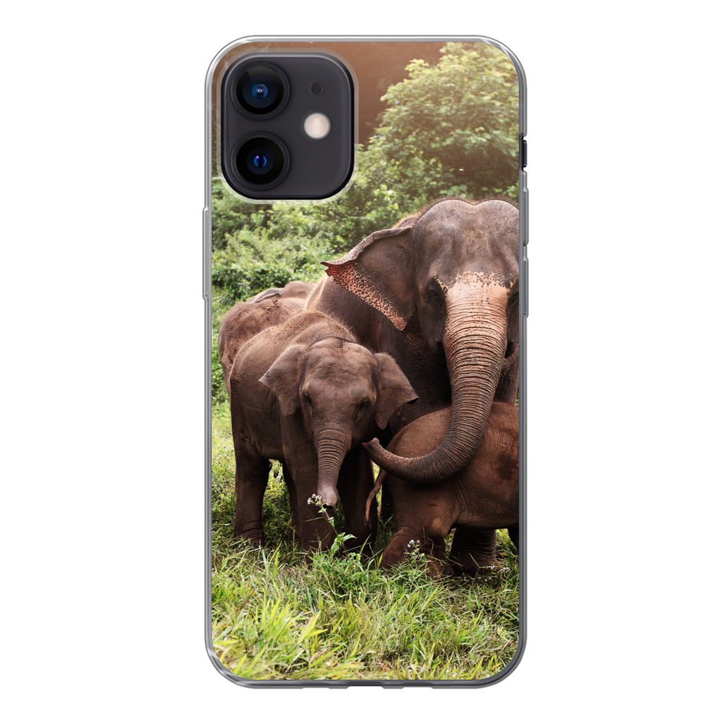 MuchoWow Handyhülle Schutzhülle Hülle für iPhone 12 Elefant - Tiere - Wald - Gras - Grün Silikon Softcase Handy Hülle - Schutzhülle