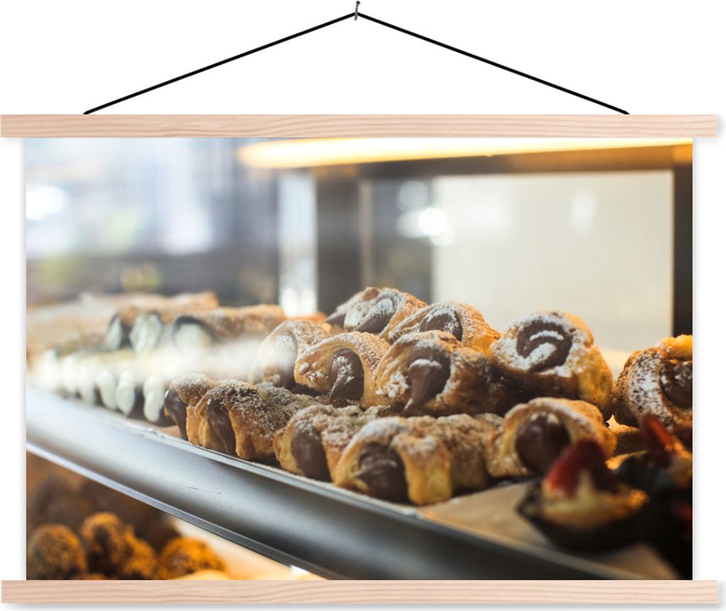 MuchoWow Textilposter Das gebackene Brot im Fenster des Bäckers 60x40 cm mit holzfarbenen Rahmen - Bilder