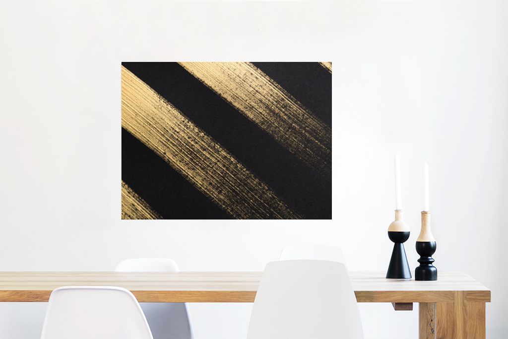 Poster - Gouden verfstrepen op een zwarte achtergrond - 80x60 cm