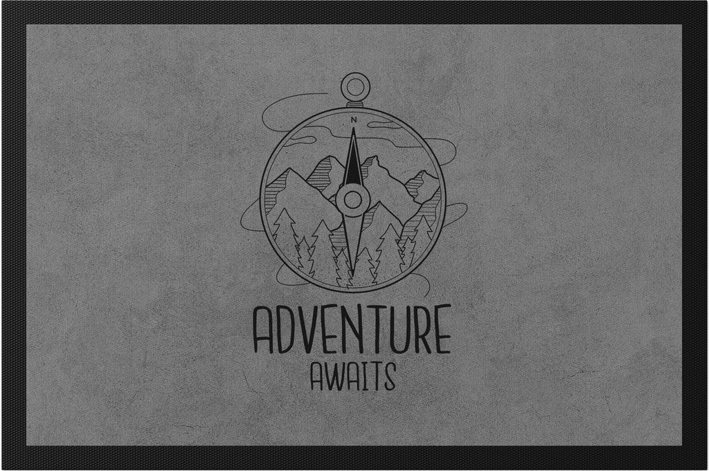 Adventure Awaits Fußmatte Camping Reisen Abenteuerlust Kompass Urlaub