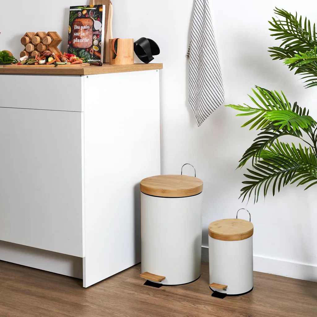 Lot de 10 poubelles à l'échelle N pour modélisme ferroviaire 1150 - Accessoires pour aménagement de train et modélisme Lot de 10 poubelles à l'échelle N pour modélisme ferroviaire 1150 - Accessoires pour aménagement de train et modélisme