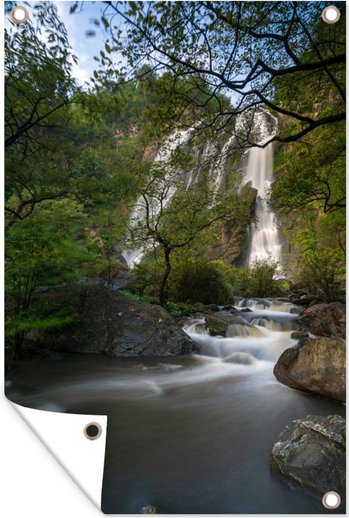 MuchoWow 60x90 cm Outdoor-Poster Gartendeko Sichtschutz Garten Poster für den Garten Ein toller Blick auf den großen Wasserfall im Klong Lan Na...