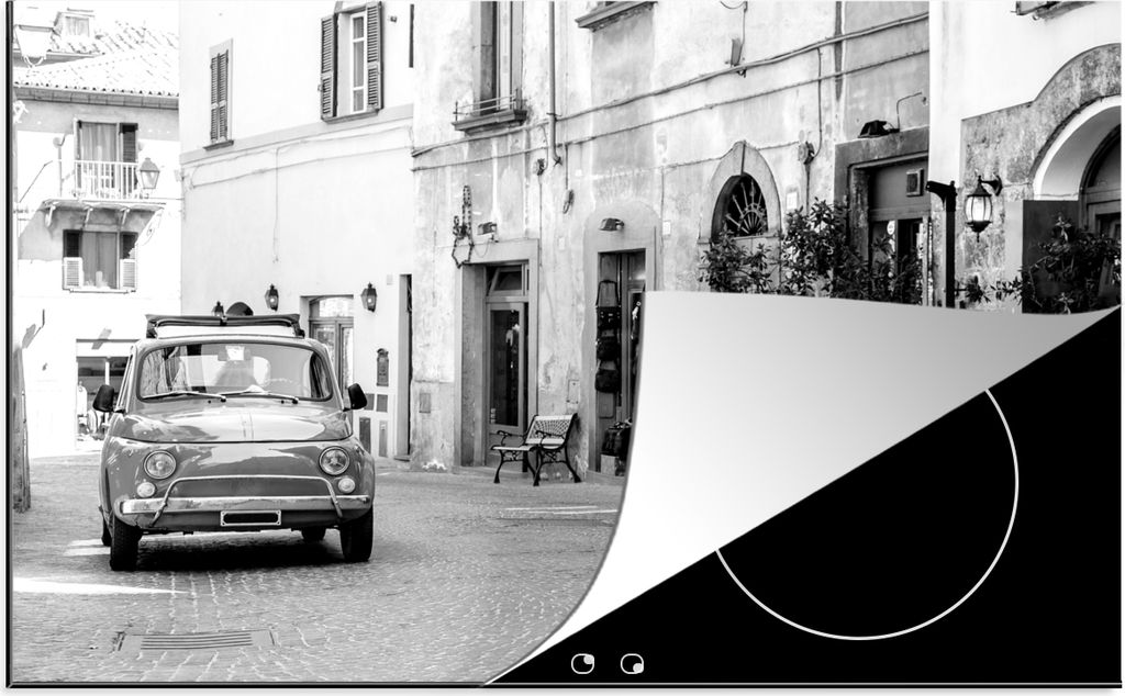 KitchenYeah Herdabdeckplatte Italien - Schwarz - Weiß - Auto , 81x52cm, Küche Deko, Ceranfeld Herdabdeckung, Abdeckplatte fùr Kochfeld