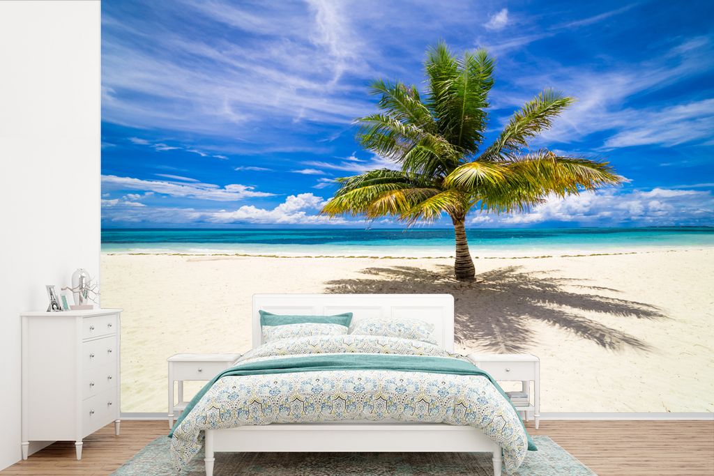 MuchoWow Fototapete für Wohnzimmer oder Schlafzimmer Wandtapete Vinyl Motivtapete Kokosnusspalme im Sand bei Moorea in Ozeanien - 420x280 cm - Z...