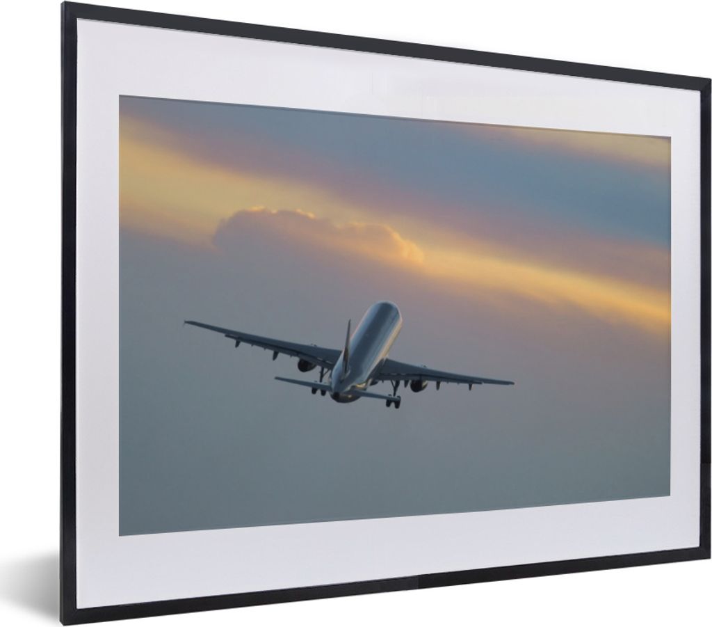 MuchoWow MuchoWow Gerahmtes Poster Flugzeug fliegt dem Sonnenuntergang entgegen 40x30 cm - Poster mit zchwarzem Bilderrahmen - Bilderrahmen - P...