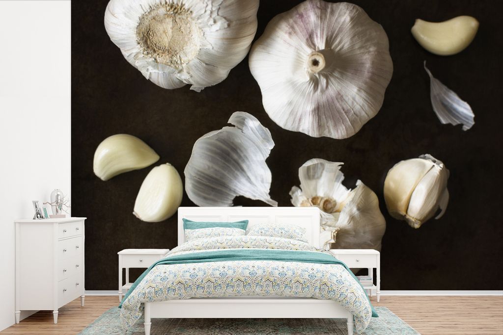 MuchoWow Fototapete für Wohnzimmer oder Schlafzimmer Wandtapete Vinyl Motivtapete Draufsicht auf den zerkleinerten Knoblauch - 450x300 cm - Gemu...