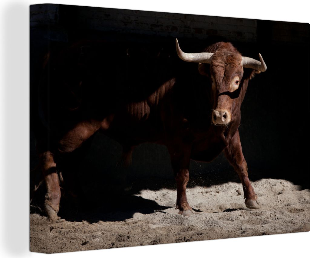 OneMillionCanvasses - Leinwandbilder - 140x90 cm, Ein brauner Stier vor schwarzem Hintergrund, Wandbilder Kunstdruck Wanddekoration