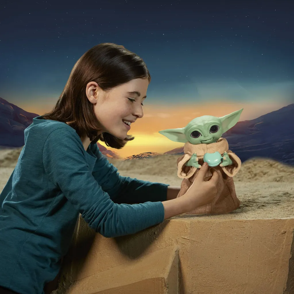 Figurine Grogu Star Wars interactive avec sons et mouvements de Force