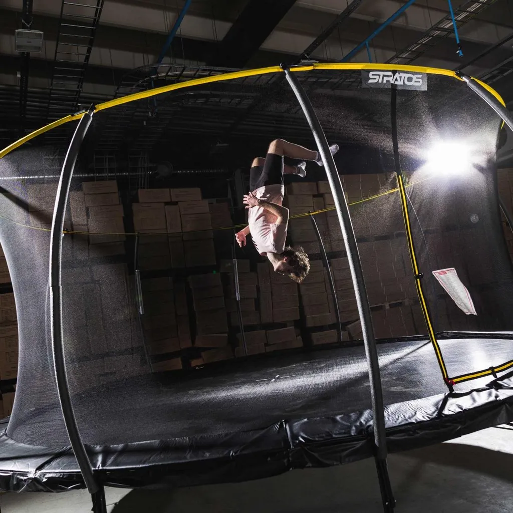 Trampoline Stratos 305 cm Robuste - Ressorts Haute Qualité et Sécurité