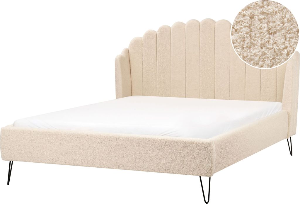 BELIANI Polsterbett Beige Bouclé mit Lattenrost 160x200 cm Hohes Kopfteil Vertikale Steppung Muschel-Design Schlafzimmer Doppelbett Ohrenbett Modern