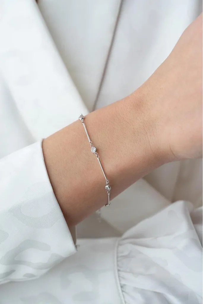 Bracelet Argent 925 Rhodié avec Pierres de Zircone et Motif Tige Élégant