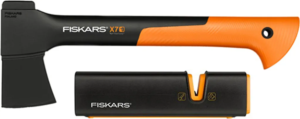 Hache de camping Fiskars X7 et son aiguiseur de lames Xsharp (1020183)