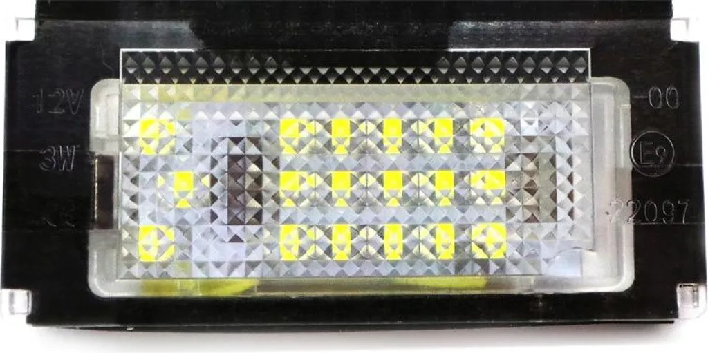Pack 2 LED plaque d'immatriculation 650lm contre l'éclairage faible - 4
