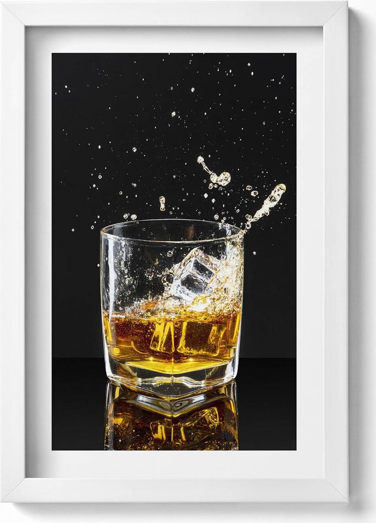 Ein Glas Whiskey– Wandbild mit Rahmen – Gerahmtes Bild – Wanddekoration – 20x30 cm – Weiß