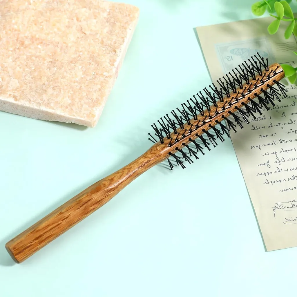 Brosse de styling ronde pour volume et boucles sur cheveux courts - 2