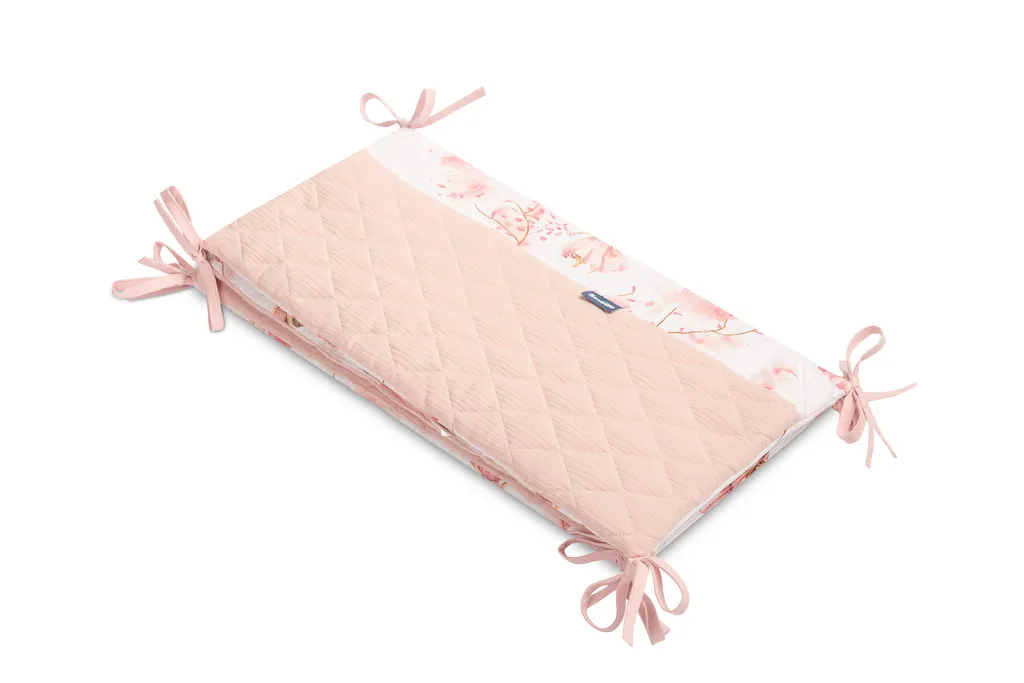 Protection de lit bébé 60x120 en mousseline de coton motif fées rose