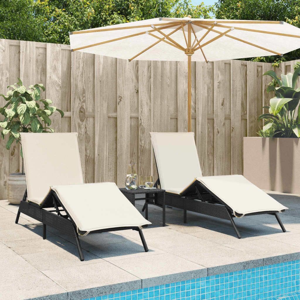 Design Sonnenliegen 2 Stk. mit Tisch Schwarz Poly Rattan, Gartenliegen 2024 Neu