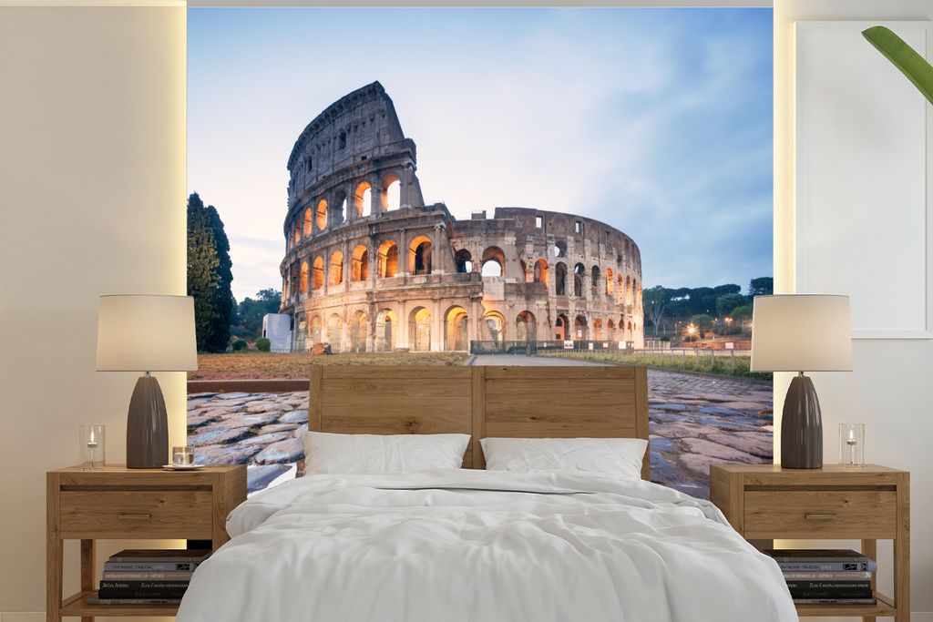 MuchoWow Fototapete für Wohnzimmer oder Schlafzimmer Wandtapete Vinyl Motivtapete Das Kolosseum in Italien bei Sonnenaufgang - 260x260 cm - Papi...