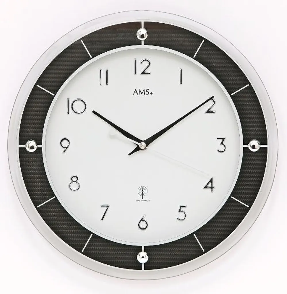 Horloge murale radiocommandée AMS 5854 : fini le réglage manuel de l'heure
