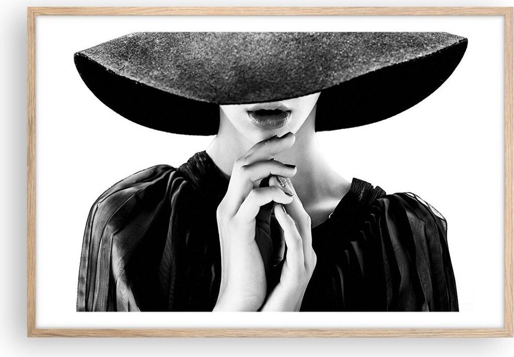 Gerahmtes Poster - Rahmen in heller Eiche - Frau Hände Hut - 91,5x61 cm - Wand Bild - Wanddeko - Wandbilder - Kunstposter - Wandposter - Bilderrah...