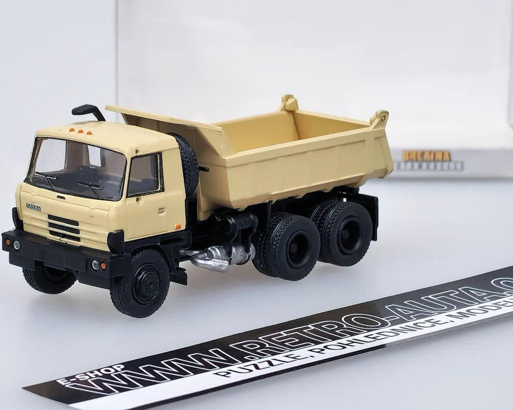 Camion Tatra 815 (1984) Beige et Noir Brekina 1:87 pour collectionneur