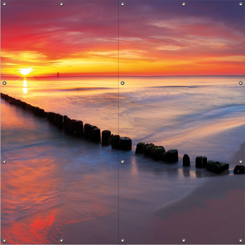 Wallario Outdoor-Poster für Garten oder Balkon, Motiv Farbenspiel im Himmel - Sonnenuntergang am Strand, in ca. 180 x 180 cm
