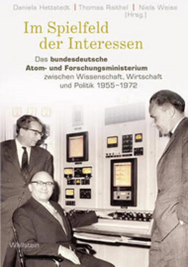 Décrypter les Jeux de Pouvoir : Livre Im Spielfeld der Interessen