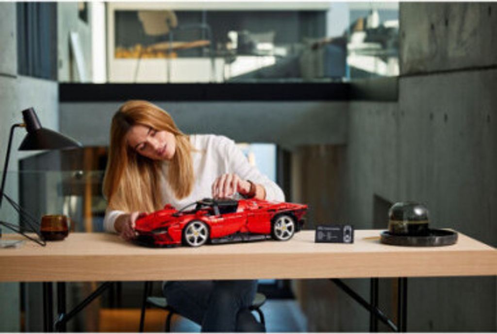 LEGO® Technic 42143 Ferrari Daytona SP3 Obrázok produktu 17