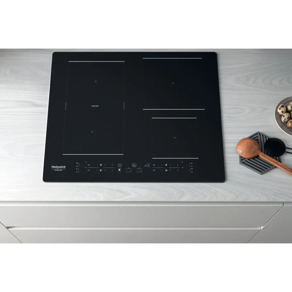 Table Induction Hotpoint HB3160CNE Commande Tactile et Booster Puissant
